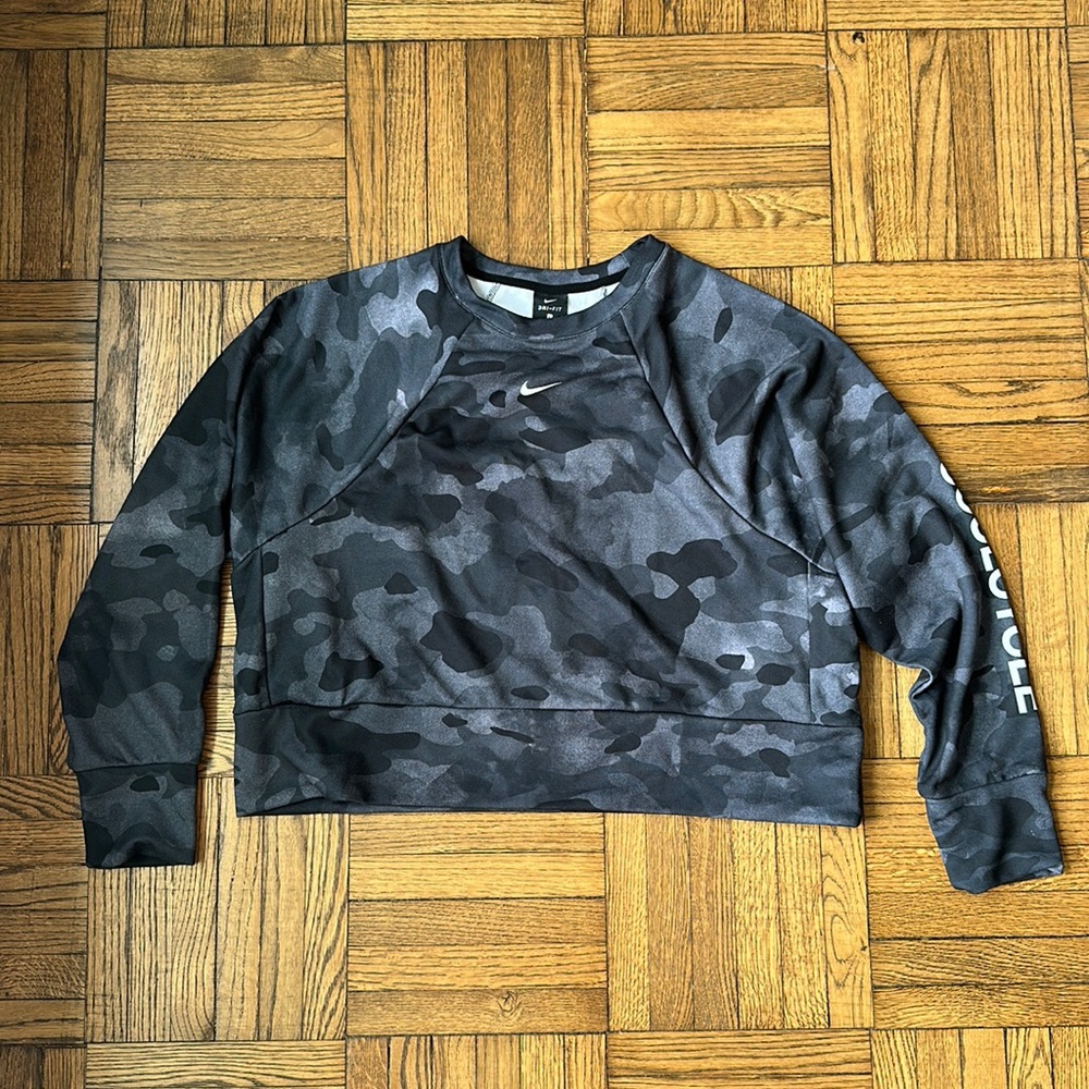 Nike Soulcycle Camo Dri-Fit Cropped Crewneck Sweatshirt, size L
